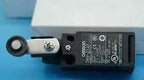 D4N-2122 D4N2122 1PC NEW Omron Limit Switch free shipping