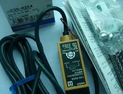 NEW in box OMRON E3S-R2E4