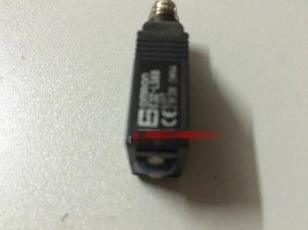 E3Z-LS68 E3ZLS68 1PC NEW Omron PhotoElectric Switch 12-24VDC free shipping