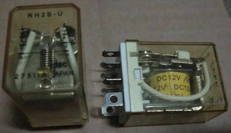 New  IDEC  Relay RH2B-U DC12V  free shipping
