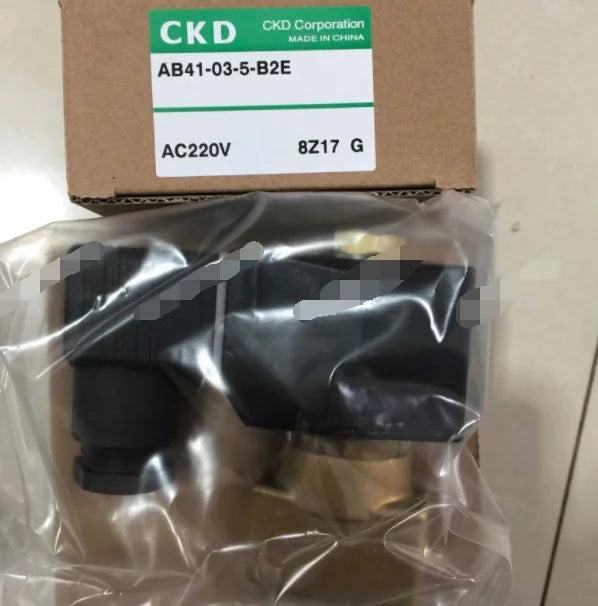 1PC  NEW  CKD  AB41-03-5-B2E-AC220V   AB41-03-5-B2E  AC220V  free  shipping