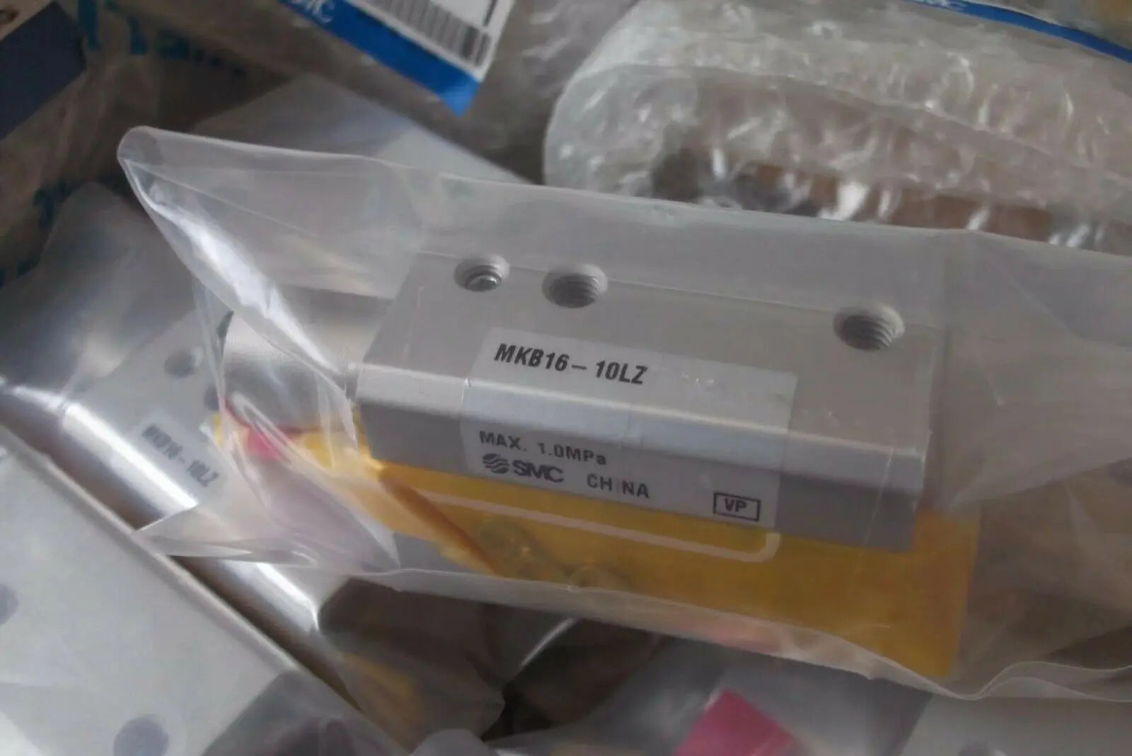 1PC   NEW    SMC    MKB16-10LZ     free   shipping