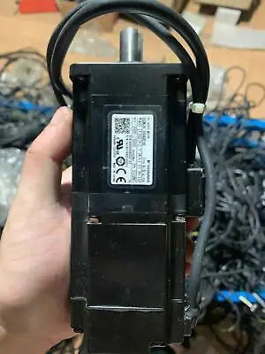 1pc new Yaskawa SGMJV-04ADE6E 400