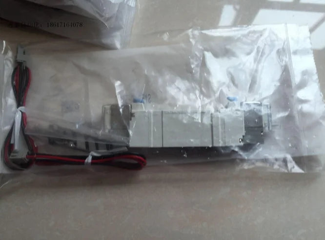 SY5240-5LZE SY52405LZE 1PC New SMC solenoid valve free shipping