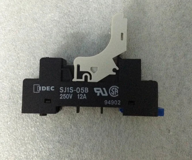 SJ1S-05B SJ1S05B 1PC New IDEC RELAY SOCKET free shipping