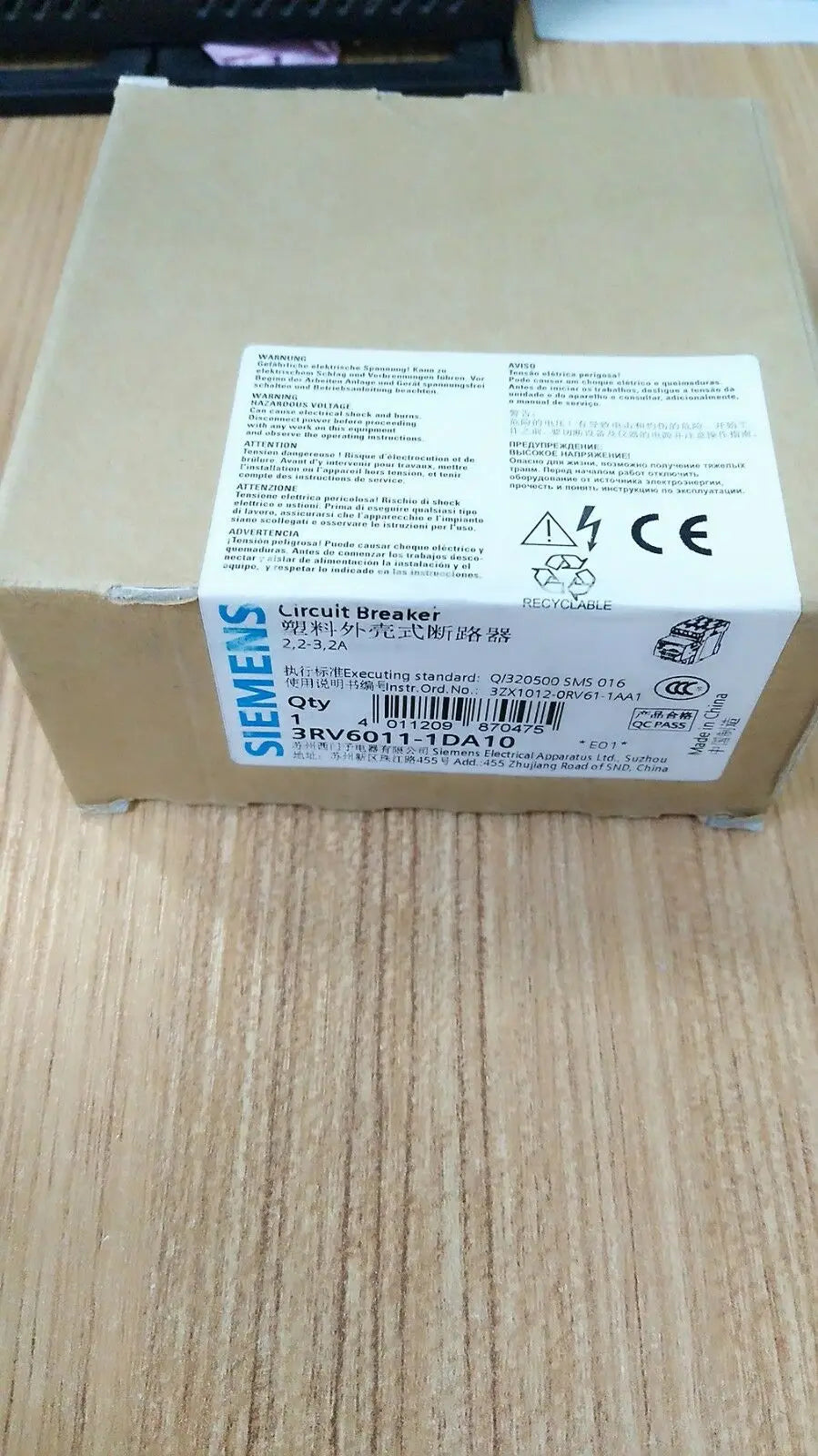 1pc      Siemens  3RV6011-1DA10  2.2-3.2A   circuit  breaker  free shipping