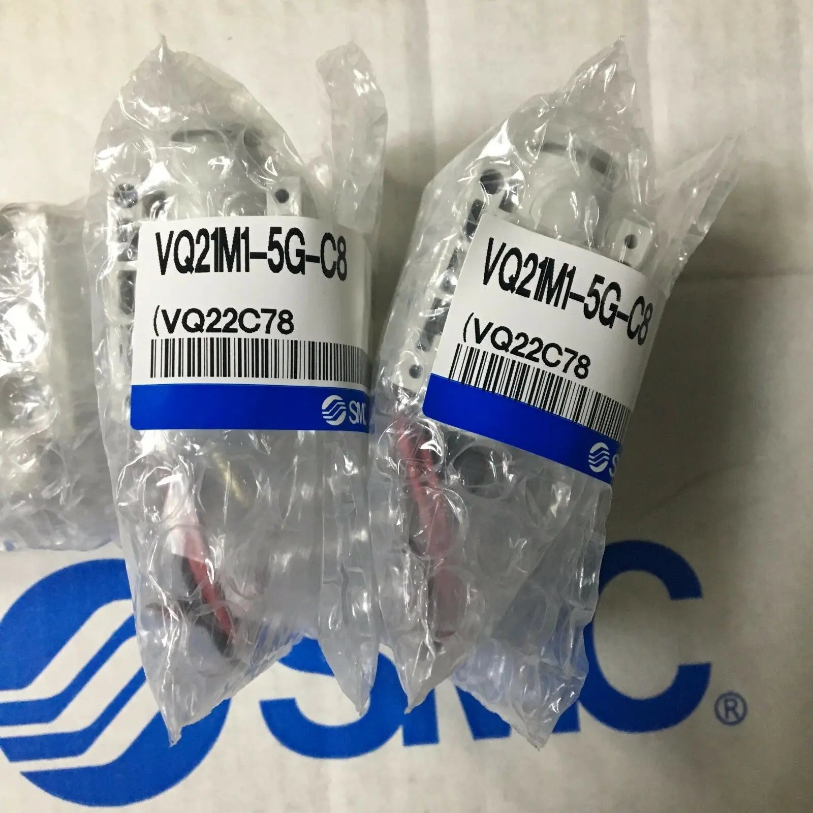 New SMC VQ21M1-5G-C8 Solenoid valve free shipping