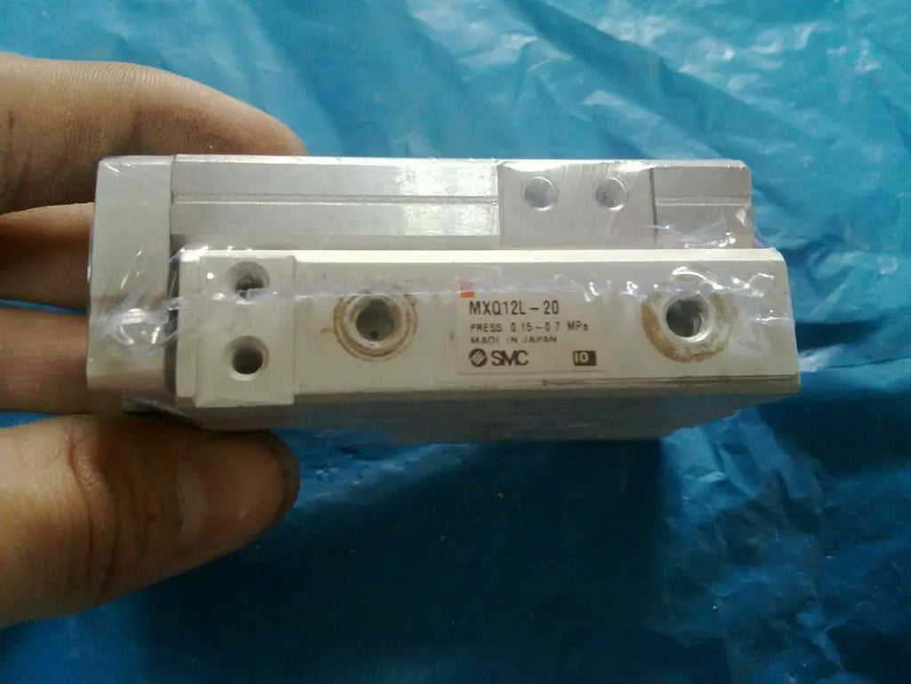 MXQ12L-20  MXQ12L20 SMC Used 1PC