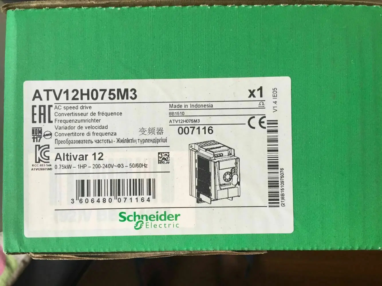 1PC   NEW    Schneider    ATV12H075M3    free   shipping