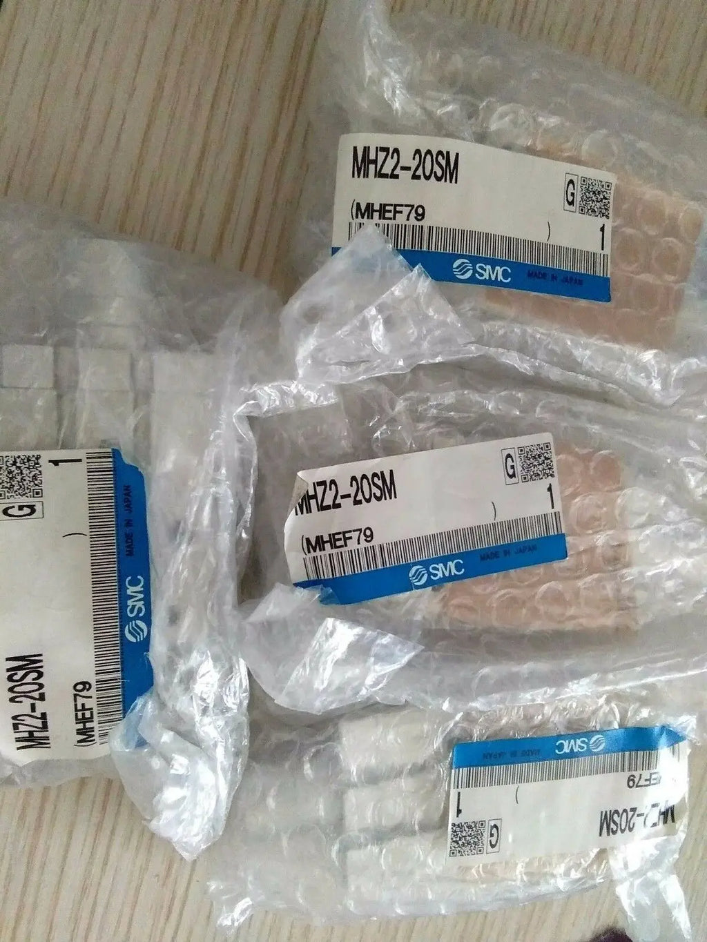New SMC MHZ2-20SM Cylinder free shipping