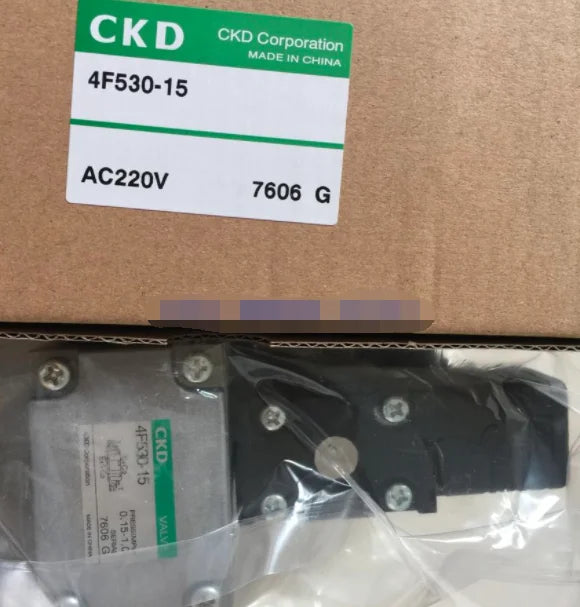 1PC  NEW  CKD    4F530-15-AC220V    4F530-15   AC220V     free  shipping