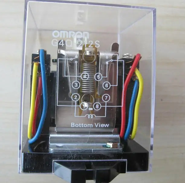 G4Q-212S G4Q212S AC220V New Omron Relay Socket free shipping