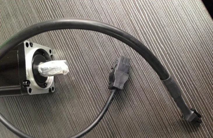 BCH0602O12A1C 400W 1PC NEW Schneider Servo Motor
