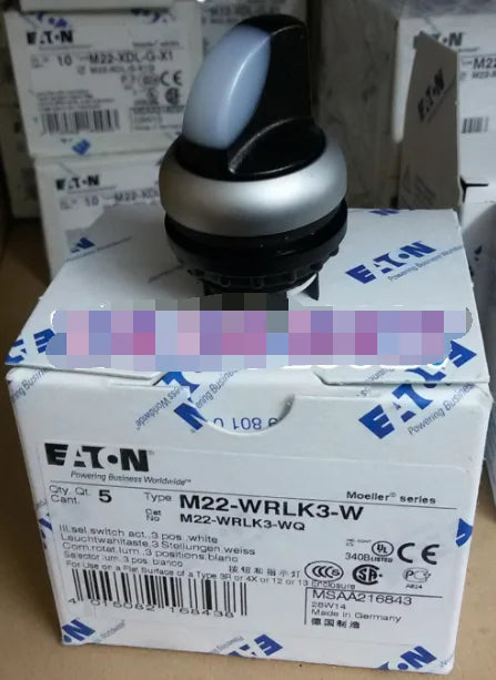 1PC  NEW   EATON  MOELLER  M22-WRLK3-W   free shipping