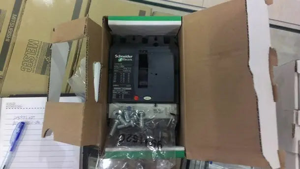 LV429753 New in Box Schneider free ship