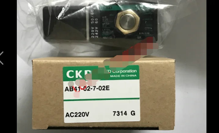 1PC  NEW   CKD  AB41-02-7-02E-AC220V  AB41-02-7-02E  AC220V  free  shipping