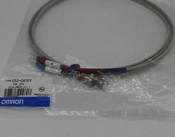 E52-CA1DY E52 CA1DY M6 2M New in box Omron Thermocouple free shipping