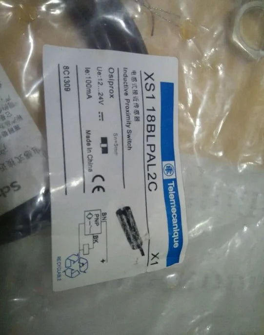 XS118BLPAL2C 1PC New Telemecanique proximity switch free ship