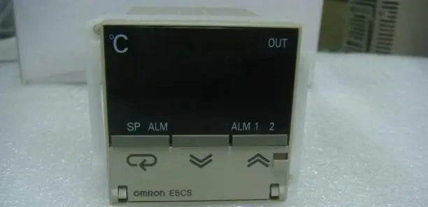 E5CS-Q1KJU-W E5CS Q1KJU W 1PC New in box OMRON free shipping