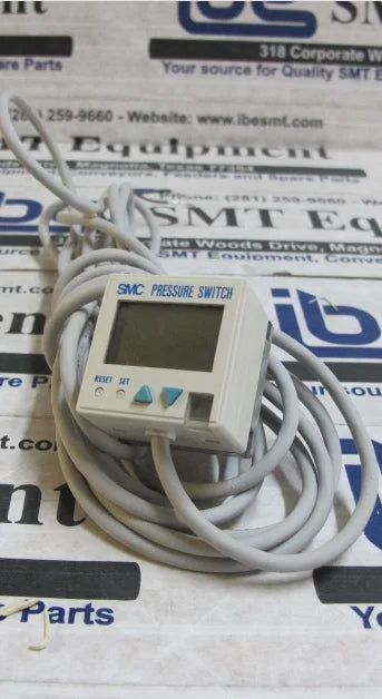 New  Smc  Pressure switch  ZSE4-01-65   free shipping