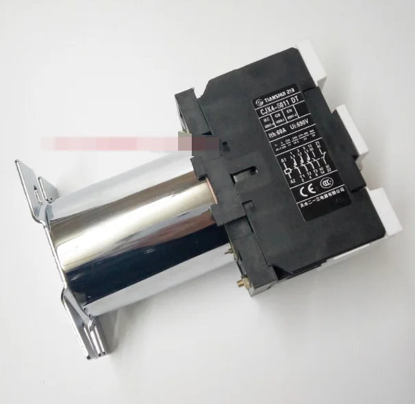 1PC  NEW   Tianshui 213  CJX4-5011DT   AC220V   free  shipping