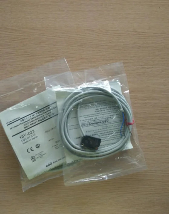 HP7-D23 HP7D23 1PC New Yamatake / Azbil Photoelectric Switch free shipping