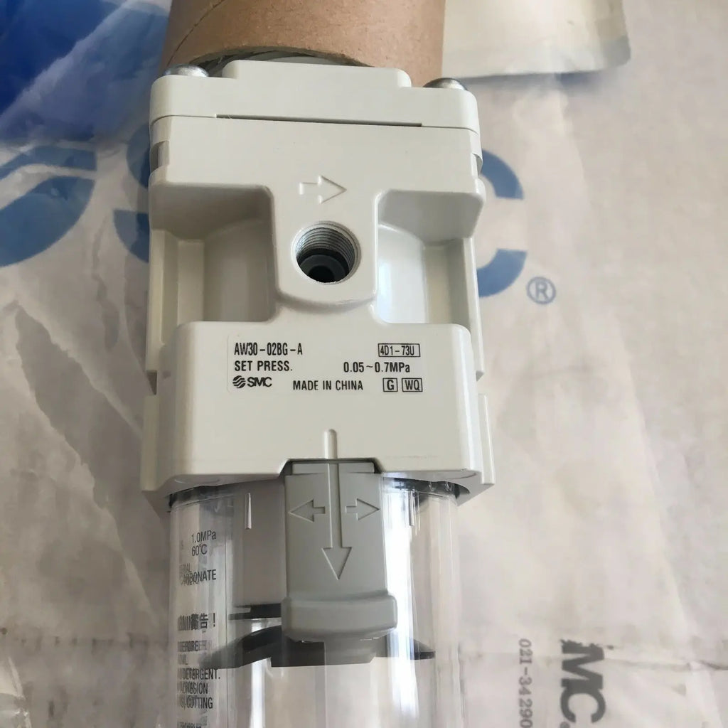 New SMC AW30-02BG-A filtering pressure reducing valve free shipping