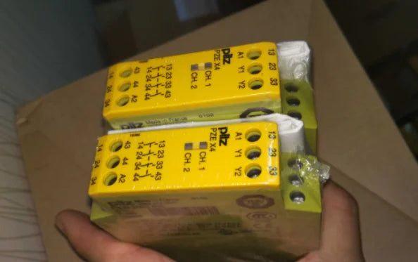 1PC New  PILZ  PZE X4 PZEX4 free shipping