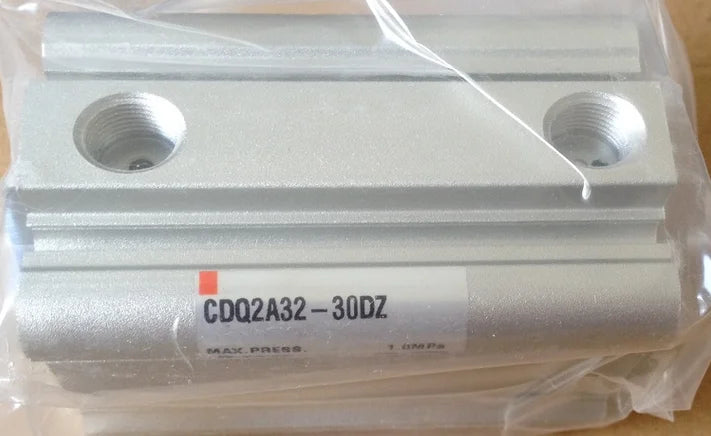 CDQ2A32-30DZ CDQ2A3230DZ 1PC New SMC air cylinder free shipping