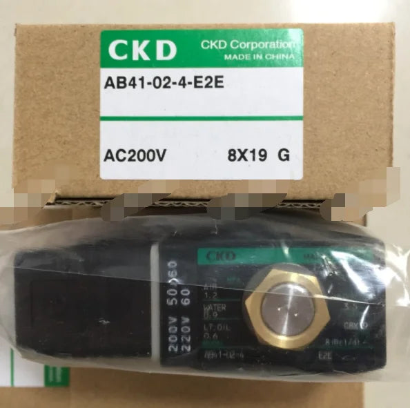 1PC  NEW  CKD  AB41-02-4-E2E-AC220V   AB41-02-4-E2E  AC220V  free  shipping