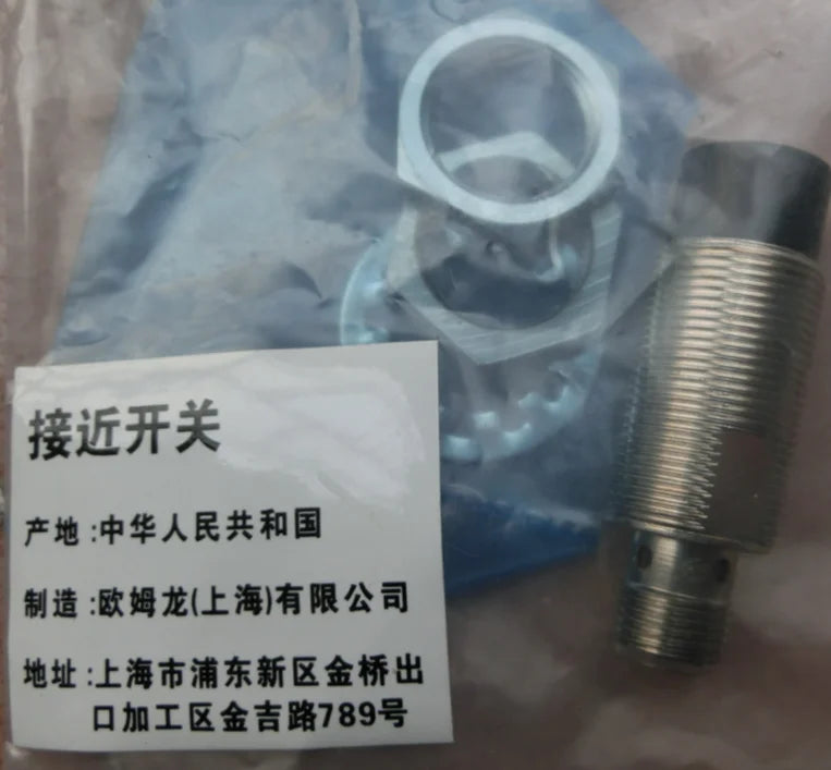 E2A-M18KN16-M1-B1 E2AM18KN16M1B1 NEW Omron proximity switch free ship