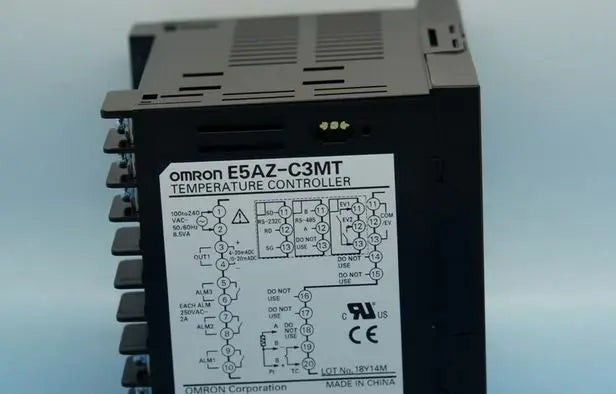 E5AZ-C3MT E5AZ C3MT 1PC New Omron Temperature Controller free ship