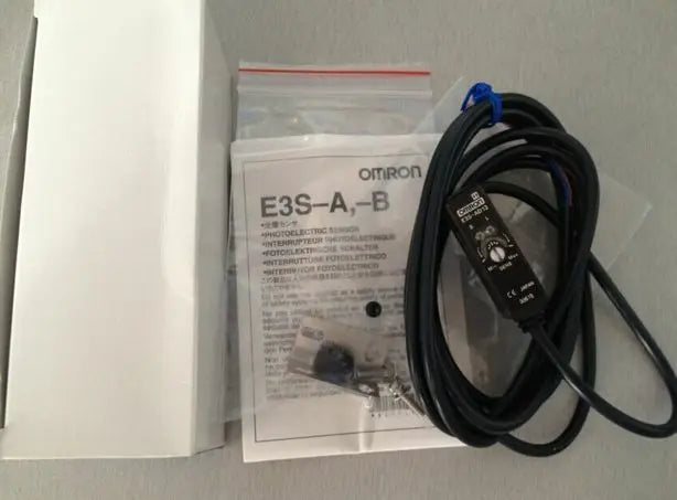 E3S-AD13 E3S AD13 NEW OMRON NEW IN BOX free shipping