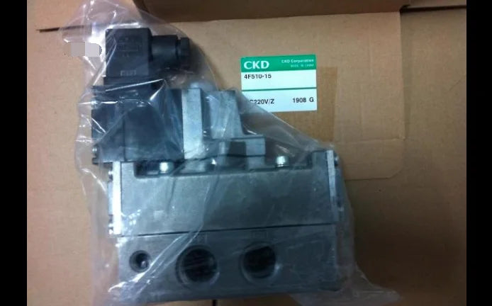 1PC  NEW  CKD  4F510-15-AC220V    4F510-15   AC220V   free  shipping