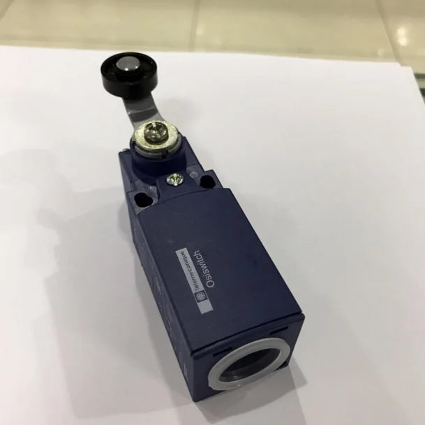 XCKN2118P20C 1Pcs NEW Schneider Limit Switch free shipping