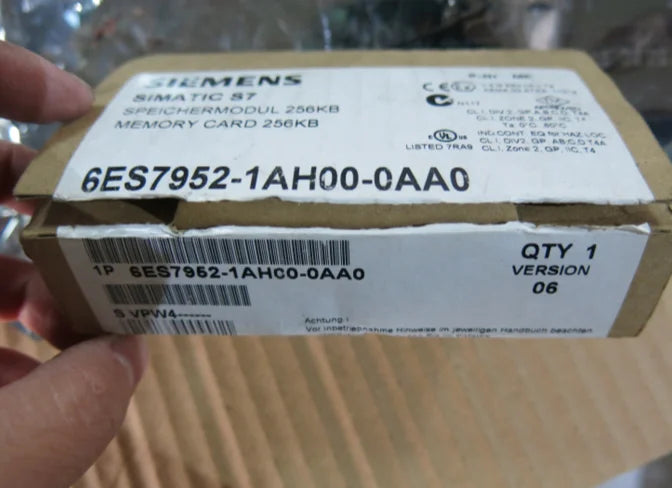 6ES7 952-1AH00-0AA0 6ES7952-1AH00-0AA0 NEW Siemens storage card free shipping