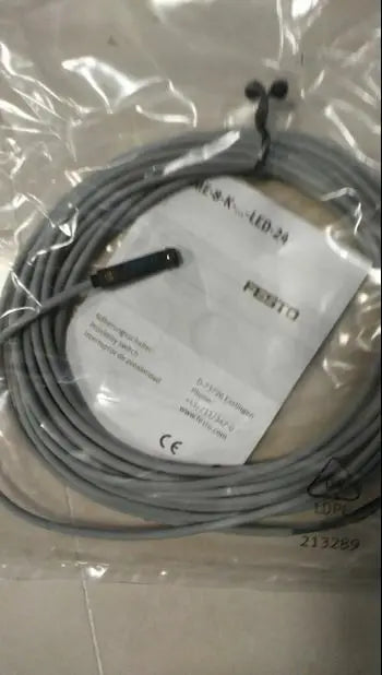 SME-8-K5-LED-24 SME8K5LED24 1PCS New FESTO Sensor free shipping