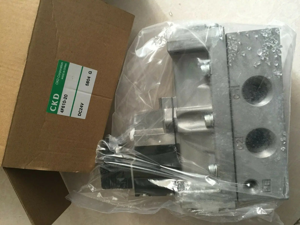 1PC  NEW  CKD  4F610-20-DC24V    4F610-20   DC24V   free  shipping