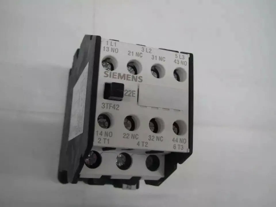New Siemens 3TF4222-0XM0 AC220V Ac contactor free shipping