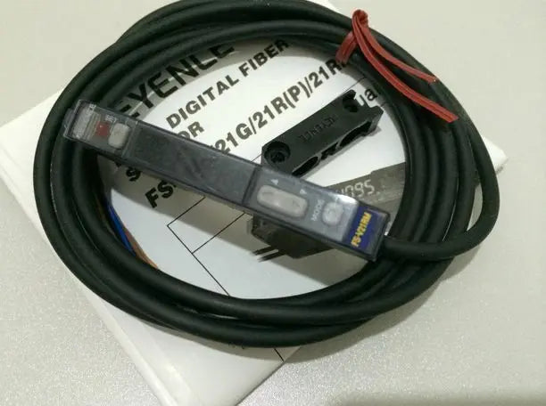 1PC New in box Keyence Fiber Sensor Amplifier FS-V21RM FS V21RM free shipping