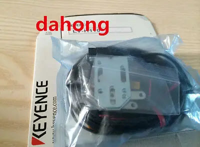 1PC KEYENCE Digital Optical Fiber Amplifier NEW IN BOX LV-H110 LVH110