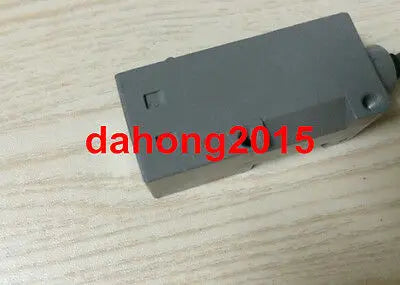 NEW OMRON SENSOR 2M 10-30VDC E3S-CD12 E3SCD12