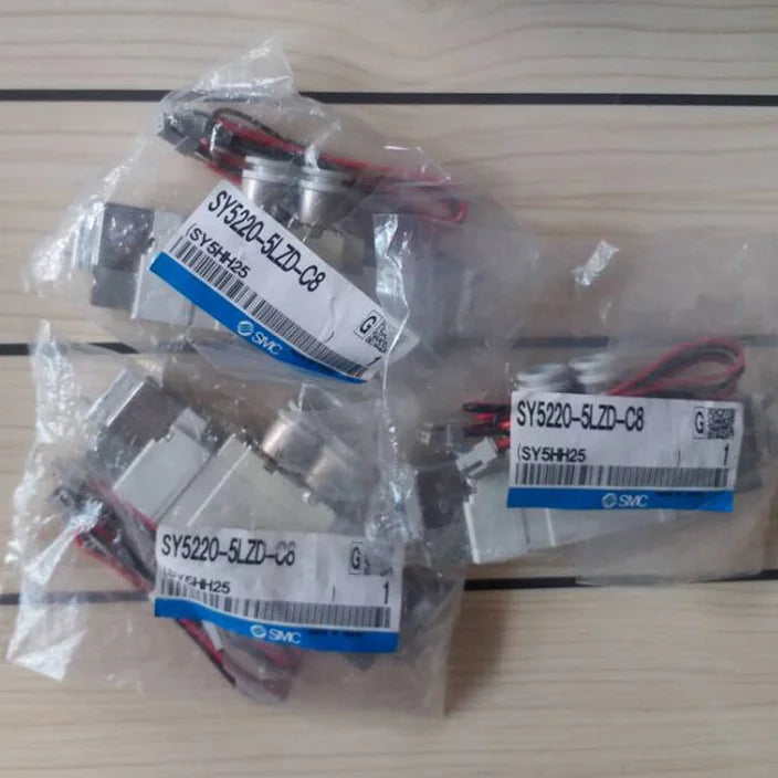 SY5220-5LZD-C8 SY52205LZDC8 1PC New SMC solenoid valve free shipping