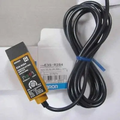 New IN BOX OMRON E3S-R2B4