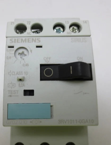 New  SIEMENS CIRCUIT BREAKER 3RV1011-0GA10  free shipping