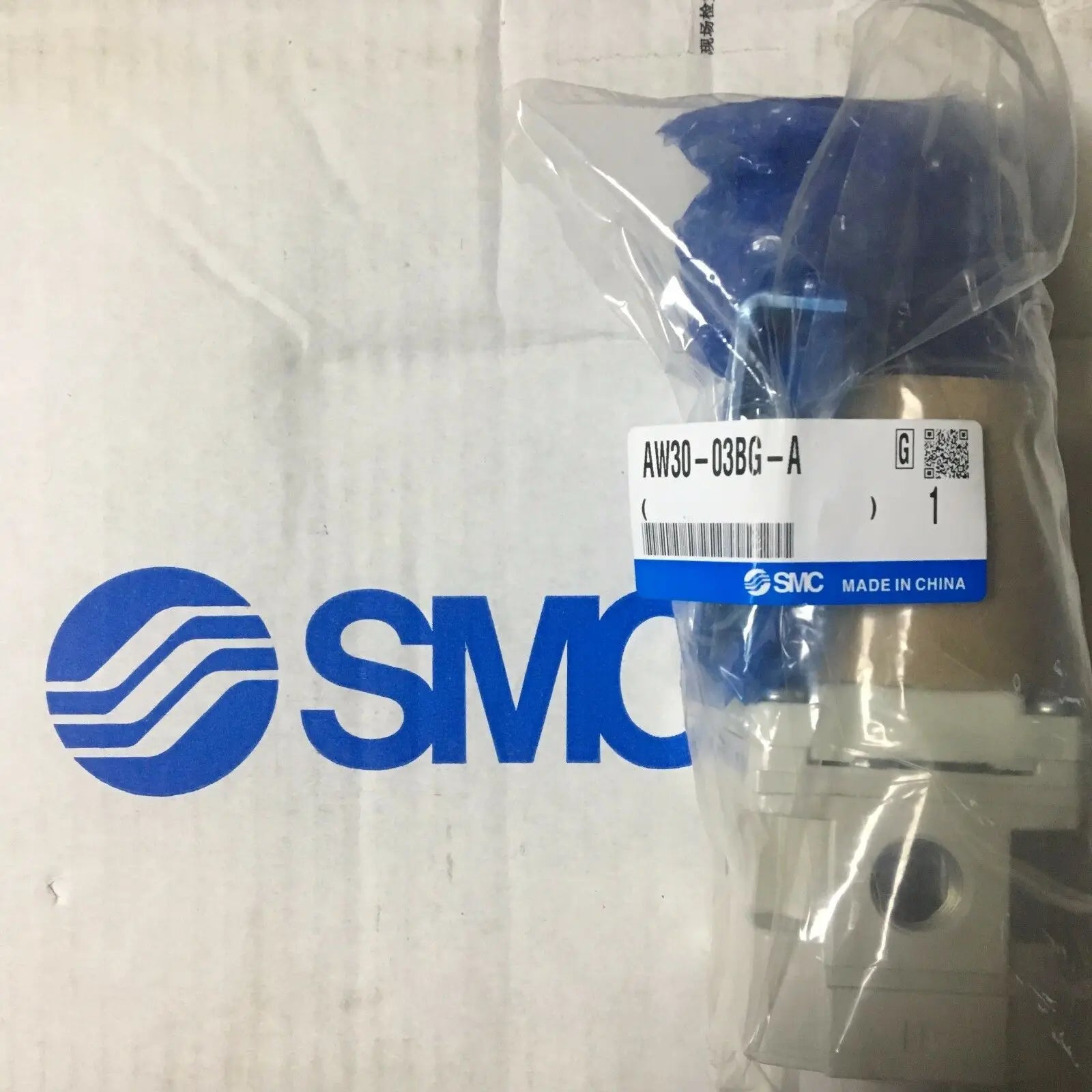 New SMC AW30-03BG-A filtering pressure reducing valve free shipping