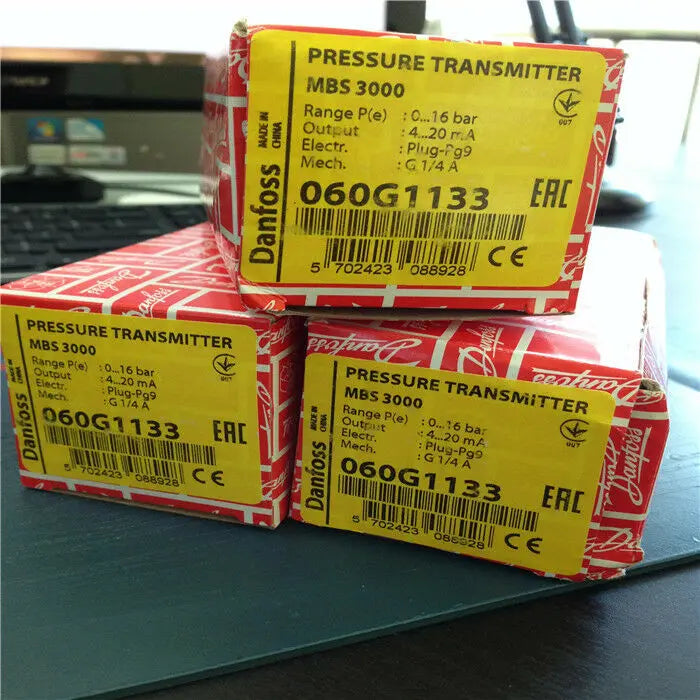 New  Danfoss  MBS3000  060G1133  Pressure transmitter  free shipping