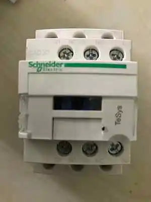 CA-D32M7C CAD32M7C 1Pcs NEW Schneider 220V Contactor free shipping