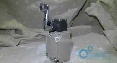1PC WLCA2-2N-Q New Omron Limit Switch free shipping