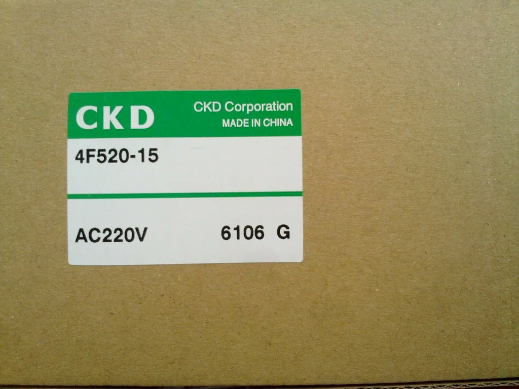 1PC  NEW  CKD  4F520-15-AC220V    4F520-15   AC220V   free  shipping